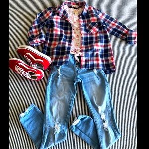 Girl’s 3 pc Outfit